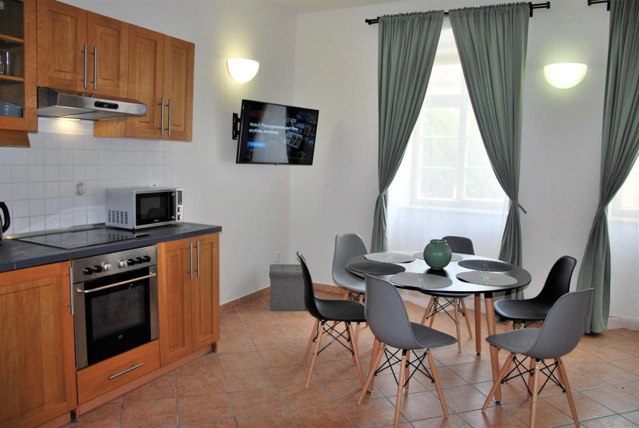 White Swan Boutique Apartments ปราก ภายนอก รูปภาพ