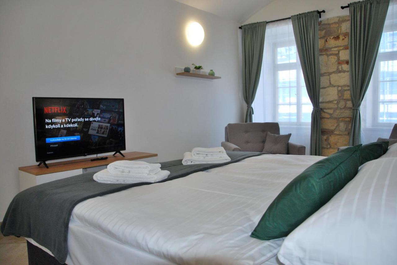 White Swan Boutique Apartments ปราก ภายนอก รูปภาพ
