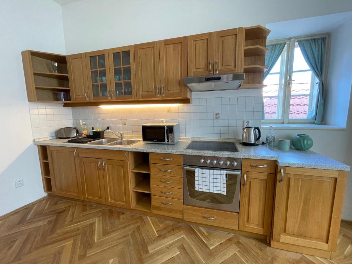White Swan Boutique Apartments ปราก ภายนอก รูปภาพ