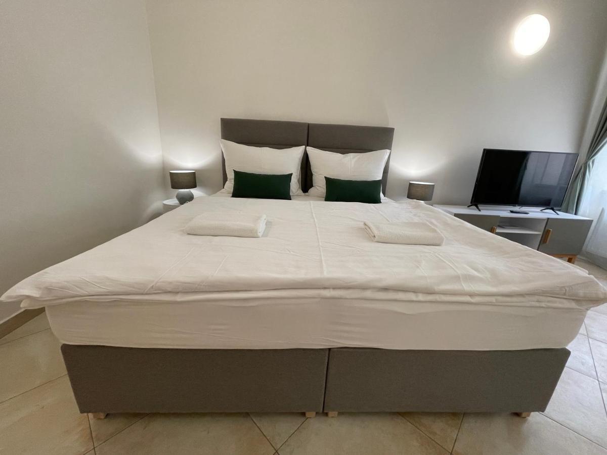 White Swan Boutique Apartments ปราก ภายนอก รูปภาพ