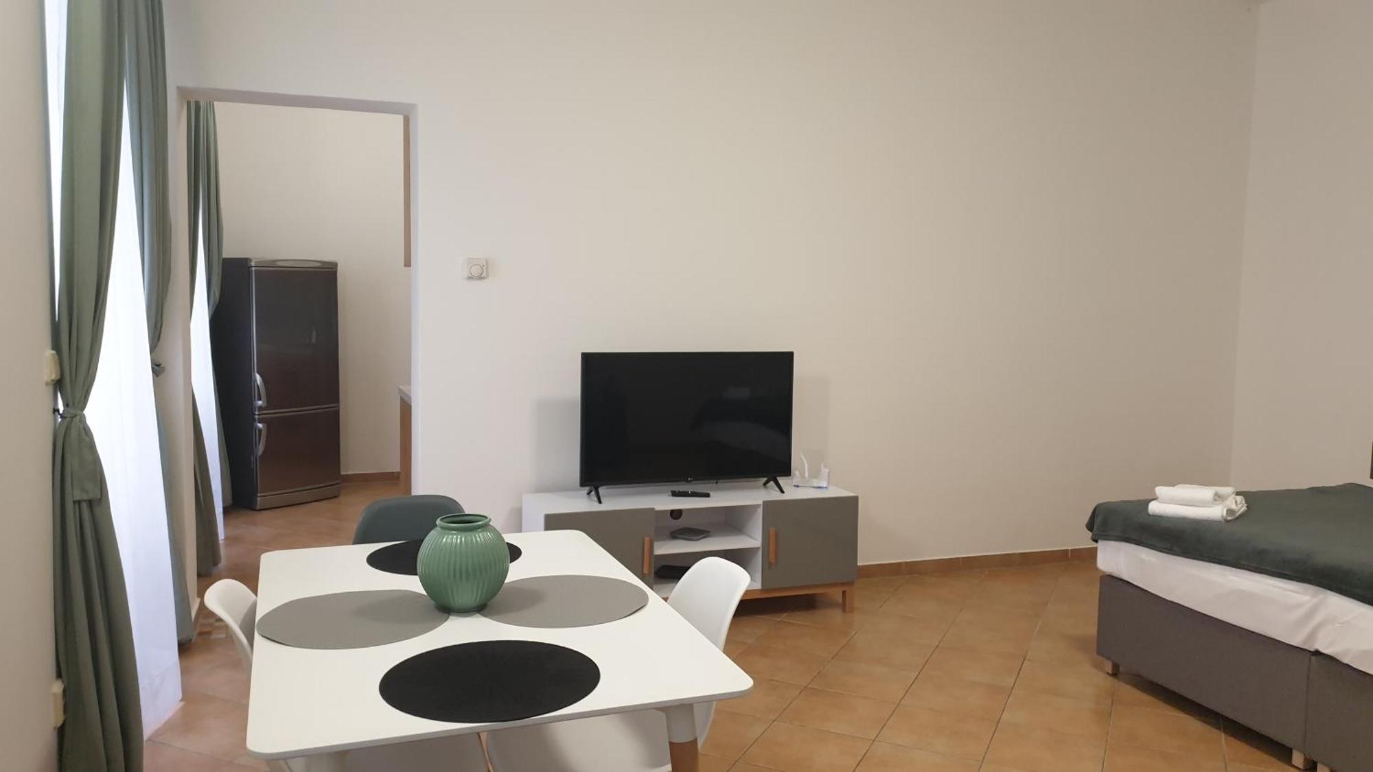White Swan Boutique Apartments ปราก ภายนอก รูปภาพ